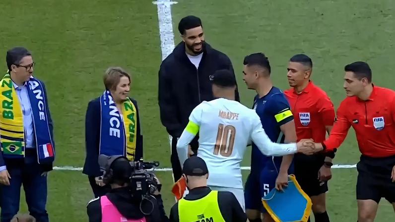 Jayson Tatum, astro da NBA, participou da abertura de Brasil x França (Foto: Reprodução)