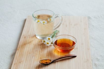 Chás de ervas podem ajudar na saúde no outono, aponta lista com 7 opções