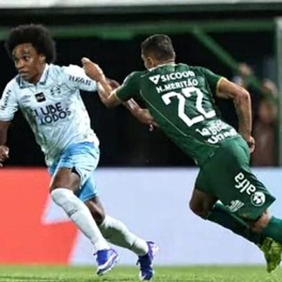 Grêmio e Chapecoense empatam em jogo marcado por falhas no Brasileirão