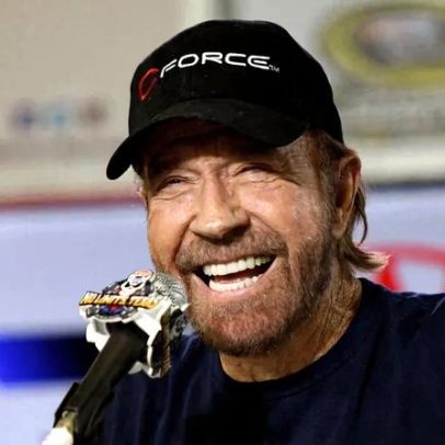 Falecimento de Chuck Norris não confirmado, segundo autoridades