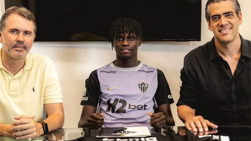 Cissé renova com o Galo (Foto: divulgação Atlético)