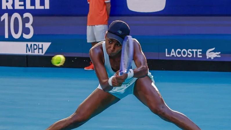 Gauff aponta ajustes táticos e no saque após virada