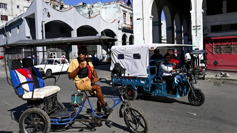 Cubanos emigrados poderão investir na ilha, afirma ministro