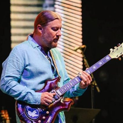 Derek Trucks toca a guitarra Tiger de Jerry Garcia, avaliada em 12 milhões