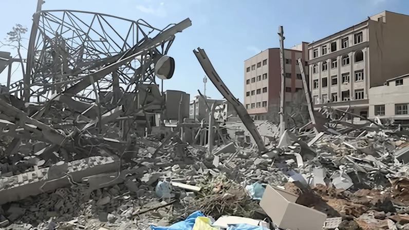 Ruinas de un edificio en Teherán, este miércoles.