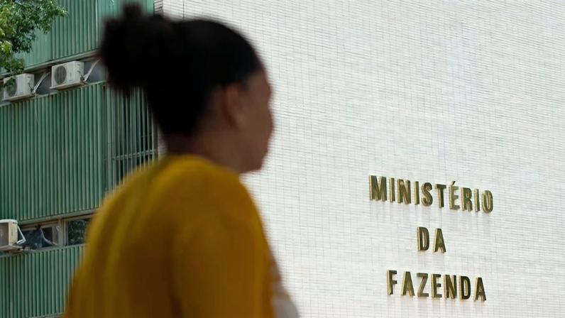 Tesouro amplia intervenção em títulos de dívida com alta de petróleo e juros