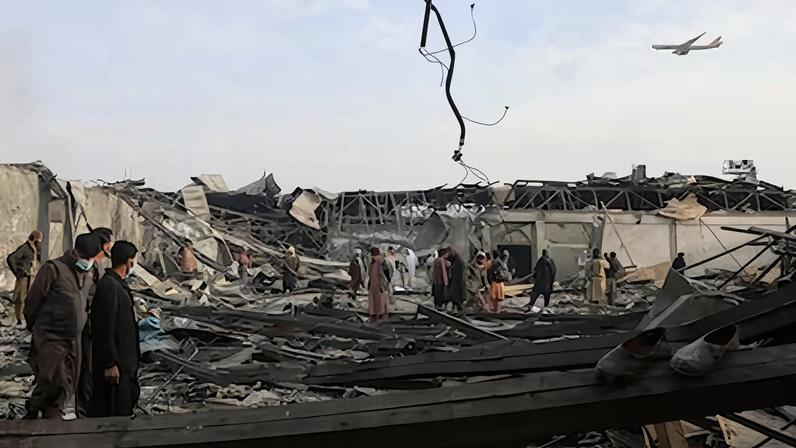 Dezenas de mortos em ataque aéreo a centro sanitário de Kabul