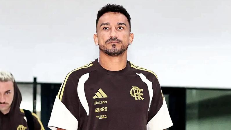 Danilo, convocado por Ancelotti, ainda não atuou com Jardim no Flamengo
