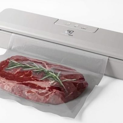 Alimentos embalados a vácuo conservam mais, aponta o que você precisa saber