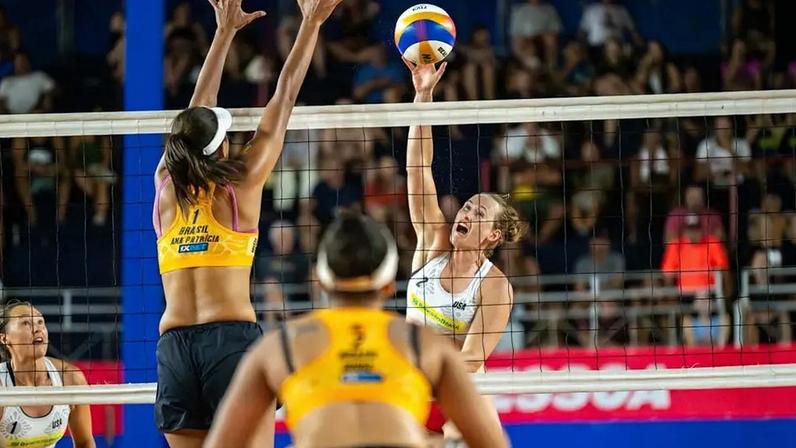 Duda e Ana Patrícia vencem campeãs mundiais e avançam em João Pessoa