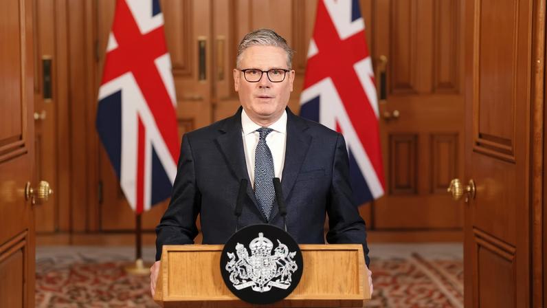 Starmer diz que EUA podem usar bases britânicas para ataques a mísseis iranianos