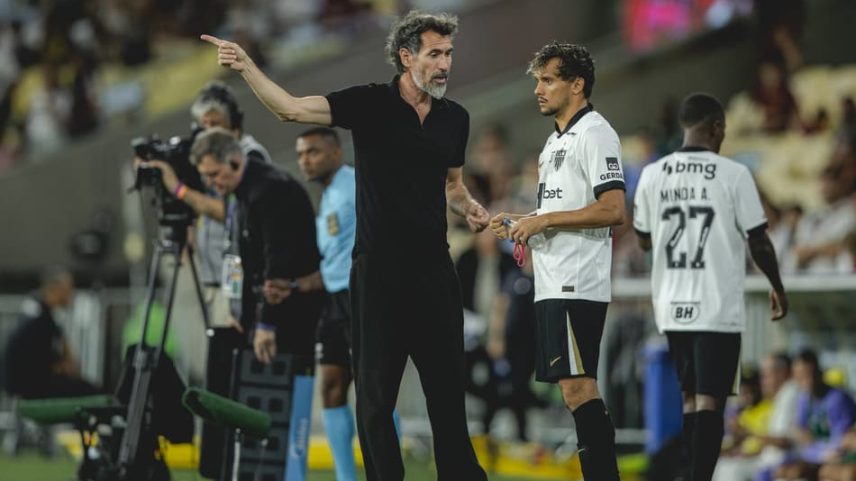 Domínguez completa um mês no Atlético-MG buscando equilíbrio e contundência