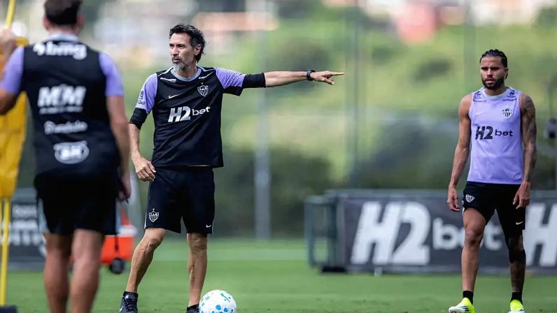 Domínguez define opções para Atlético diante do São Paulo com desfalques na defesa e no meio