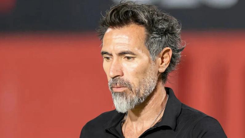 Técnico do Atlético-MG é visto desabafando após resultado em entrevista