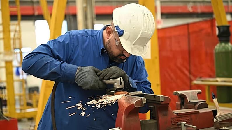 Trabajador de una empresa que participaa en el Programa IMMEX, en una imagen de archivo.
