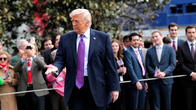 Trump diz que EUA poderiam escoltar petroleiros no Estreito de Hormuz