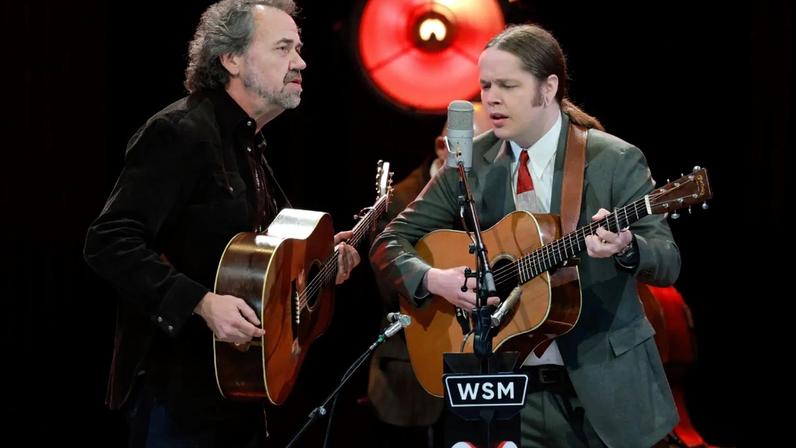 Billy Strings e Krauss celebram 25 anos da trilha de O Brother