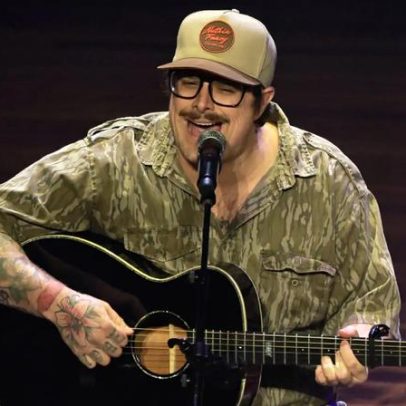 Hardy lança nova música sobre tiroteio escolar