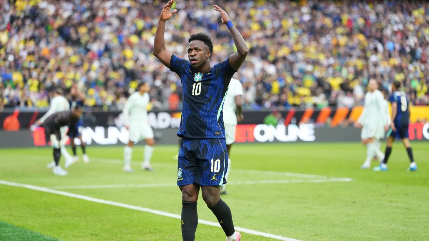 Vini Jr perde gol contra a França