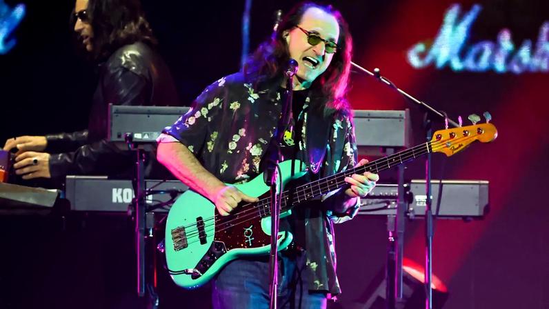 Rush estreia ao vivo com nova baterista Anika Nilles