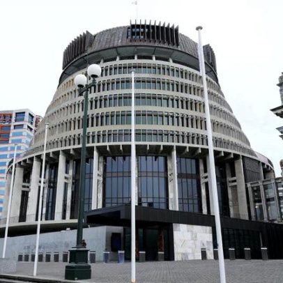 Nova Zelândia reforça regras de imigração por preocupações com crimes