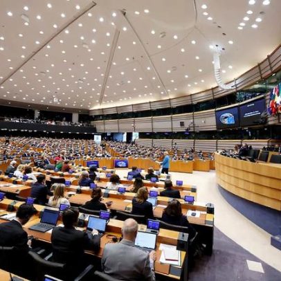 Parlamento Europeu desbloqueia ratificação do acordo tarifário com EUA
