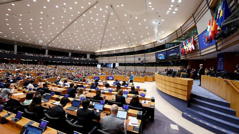 Parlamento Europeu desbloqueia ratificação do acordo tarifário com EUA