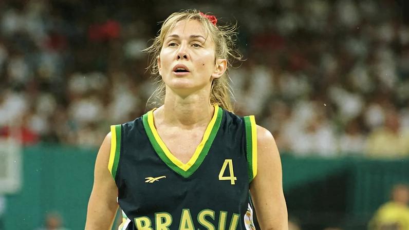 Hortência Marcari participa do Jogo das Estrelas do NBB