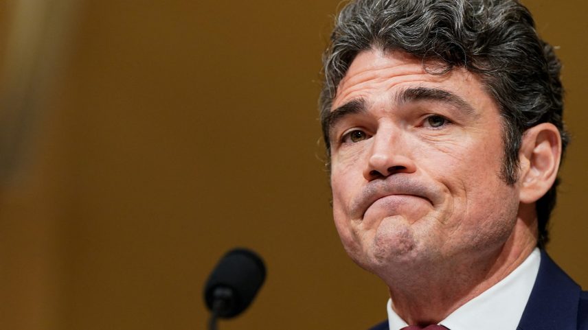 Diretor do CNTC dos EUA renuncia devido à guerra no Irã