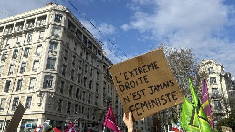 ‘Nosso feminismo é antifascista’: marcha em Lyon vira resposta a mobilização neonazista