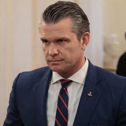 Chefe do Pentágono quer venda da CNN a aliado de Trump e critica cobertura de guerra