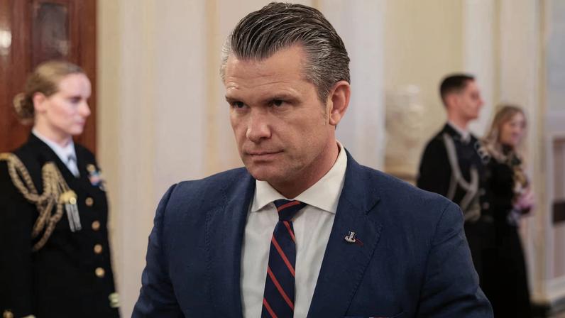 Chefe do Pentágono quer venda da CNN a aliado de Trump e critica cobertura de guerra