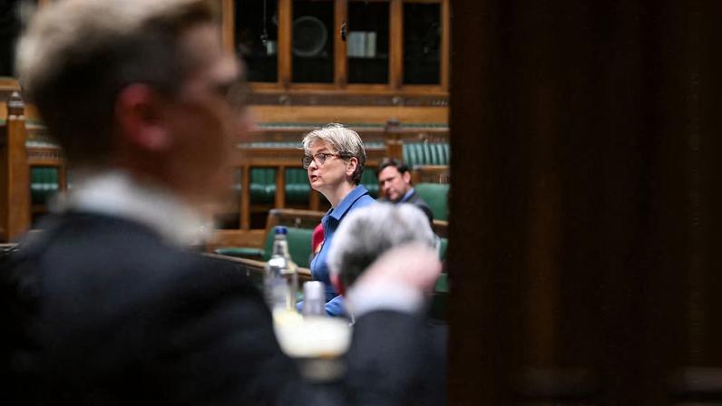 Reino Unido reduz orçamento de ajuda, foca em países em conflito e corta África