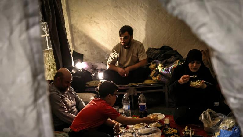 No Líbano, a guerra dita o ritmo do Ramadã para famílias deslocadas