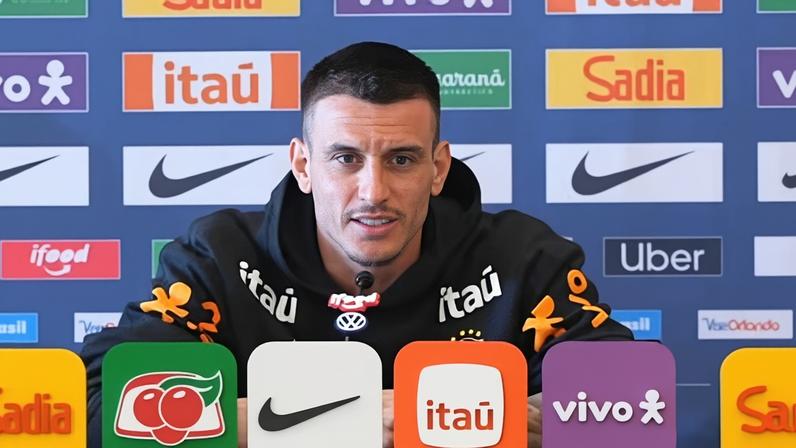 Ibañez em coletiva neste domingo