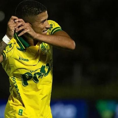 Comemoração de tênis em Mirassol x Santos liga futebol ao Banana Bowl