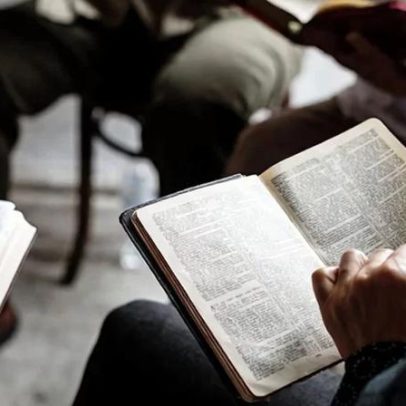 Igreja falha no cuidado emocional durante a comunhão