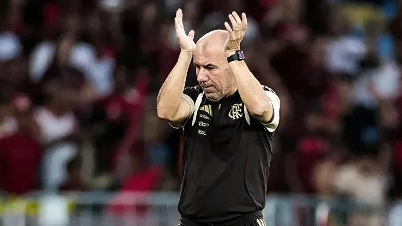 Leonardo Jardim, em seu primeiro FlaFlu