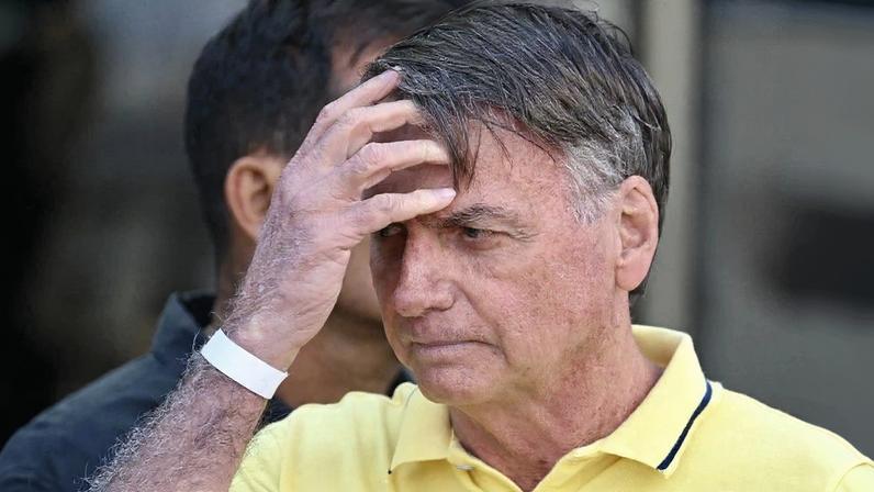 O ex-presidente Jair Bolsonaro após exames em 16 de agosto de 2025. Foto: Evaristo Sá/AFP