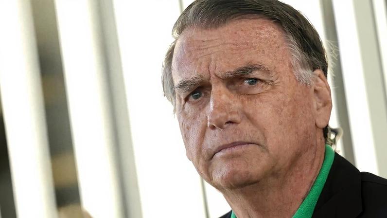 Bolsonaro tem melhora na função renal, mas marcadores inflamatórios estão alterados