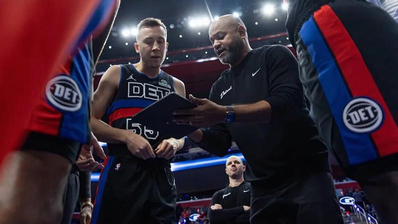Técnico do Pistons contesta regra da NBA