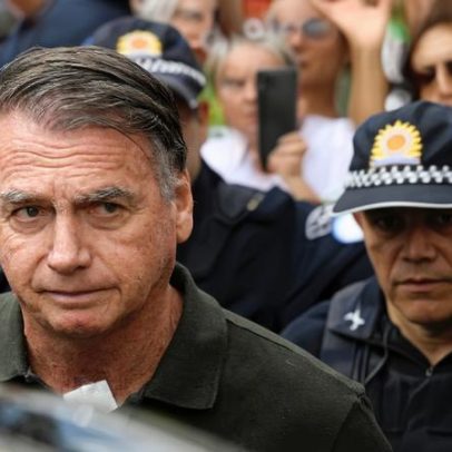 Ex-presidente Jair Bolsonaro, preso, é levado ao hospital após mal-estar