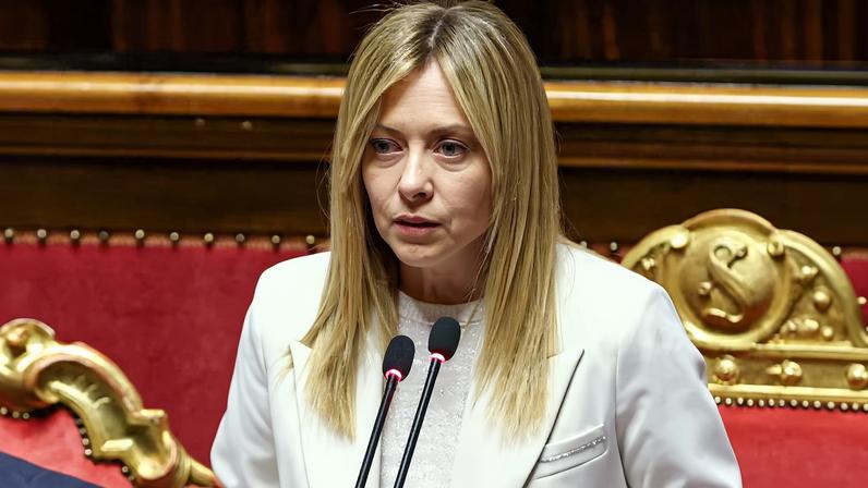 Meloni aposta em loteria para frear clãs judiciais na Itália