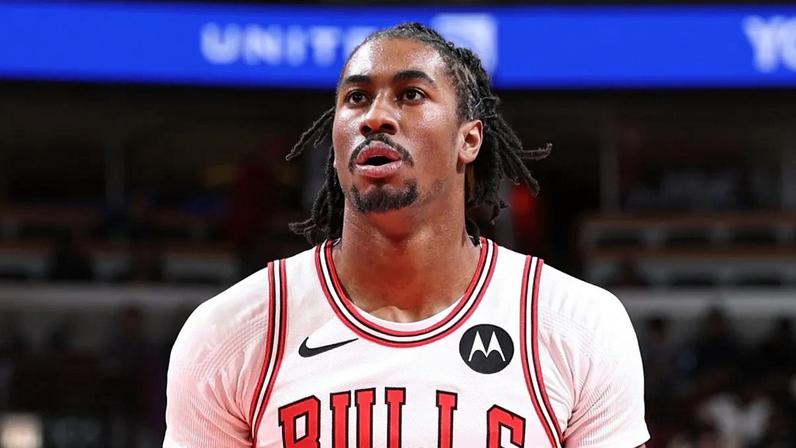 Bulls dispensam Jaden Ivey após troca