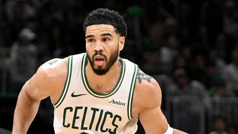 Jayson Tatum comenta volta precoce de lesão e riscos à temporada