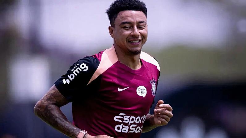 Jesse Lingard busca melhorar o condicionamento físico no Corinthians (Foto: Divulgação/Corinthians)