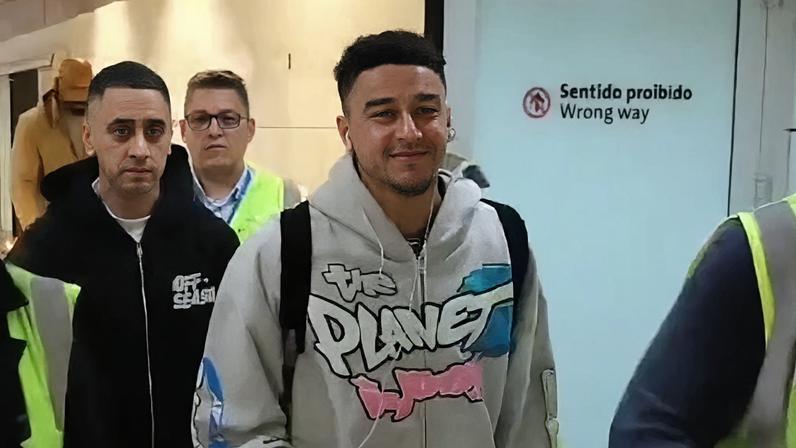 Lingard desembarca em São Paulo para assinar com o Corinthians