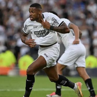 Botafogo discute termos com Atlético-MG pelo retorno de Júnior Santos