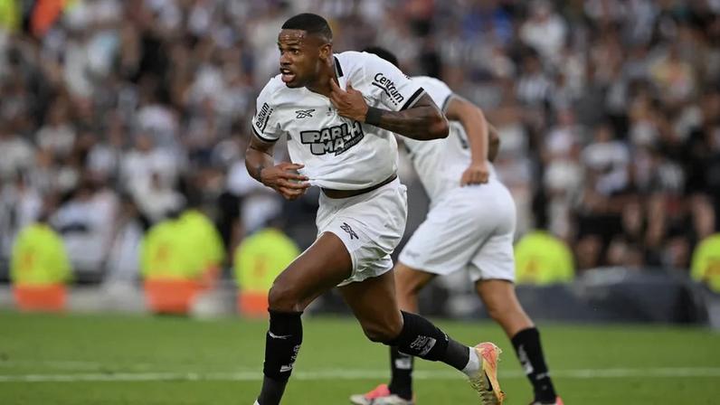 Junior Santos comemora seu gol marcado na final da Libertadores pelo Botafogo contra Atlético-MG
