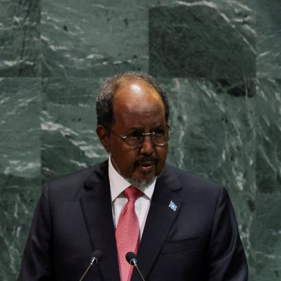 Parlamento somali aprova mudança que estende mandato e adia eleição